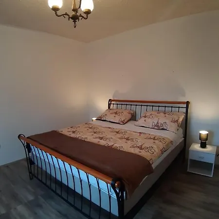 House Ivan Apartamento Donji Zemunik
