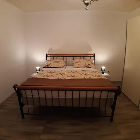 Apartman House Ivan Donji Zemunik