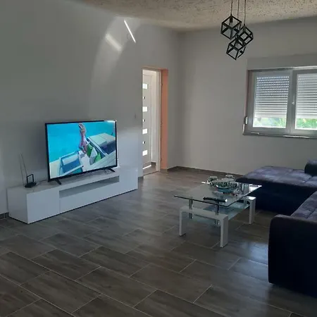 Appartamento House Ivan