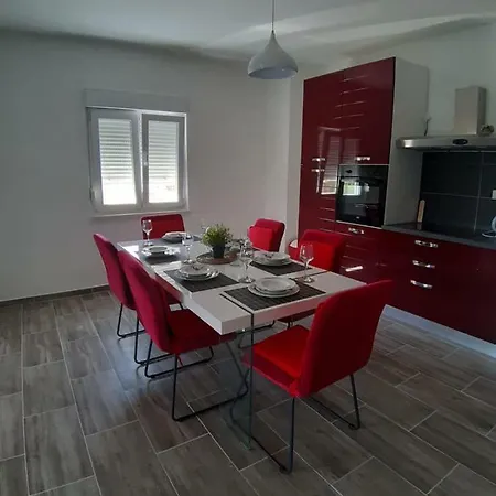 House Ivan Apartment