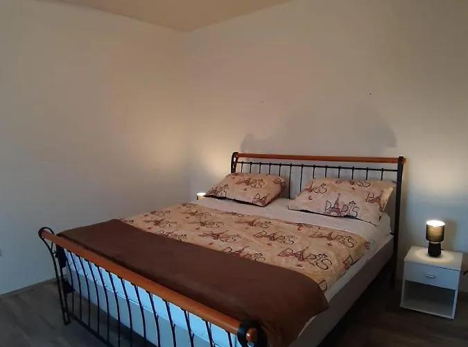 House Ivan Апартаменты Donji Zemunik